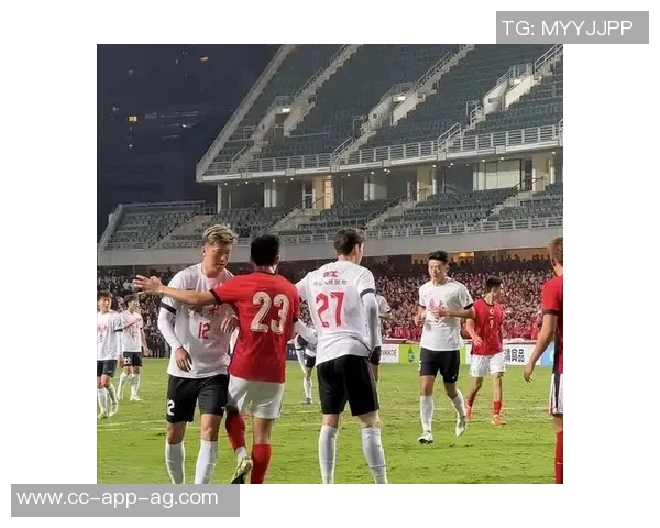 足球记者透露多家俱乐部遭处罚但未有降级措施引发关注